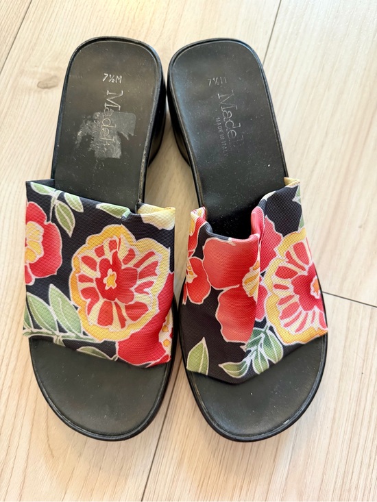 Madeline Shoes - Floral slide sandals